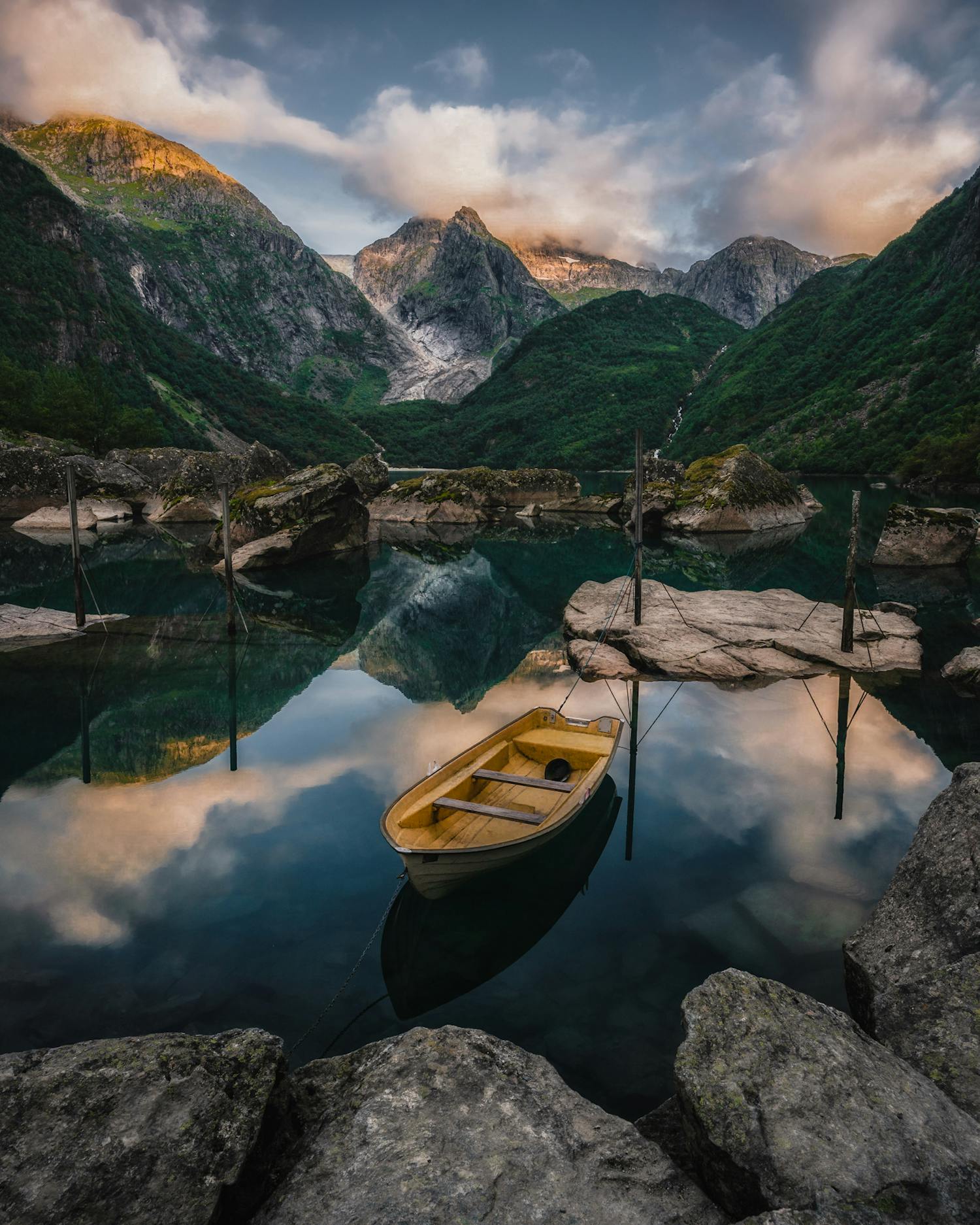 Bondhusvatnet og Bondhusbreen Bondhusvatnet og Bondhusbreen